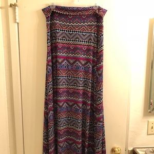 LuLaRoe slinky Maxi skirt 🖤💜